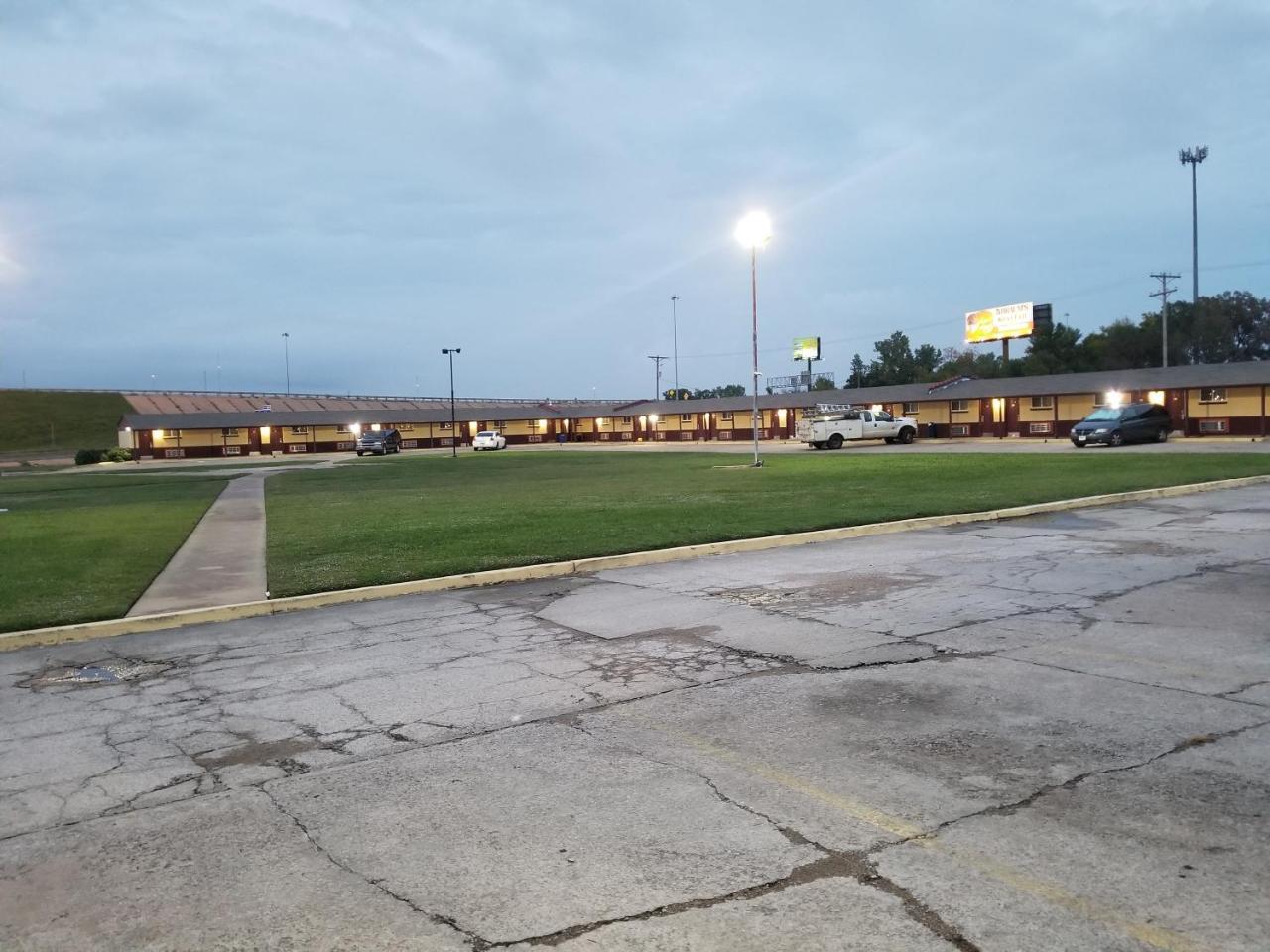 America'S Value Inn Oakhurst Экстерьер фото