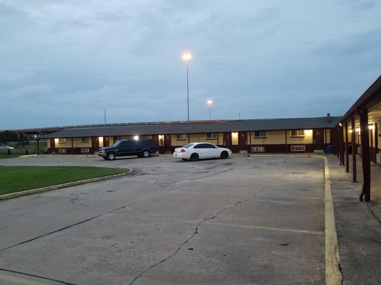 America'S Value Inn Oakhurst Экстерьер фото
